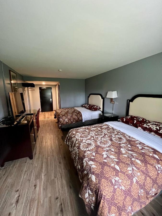 Hwy 17 Hotel 와와 외부 사진