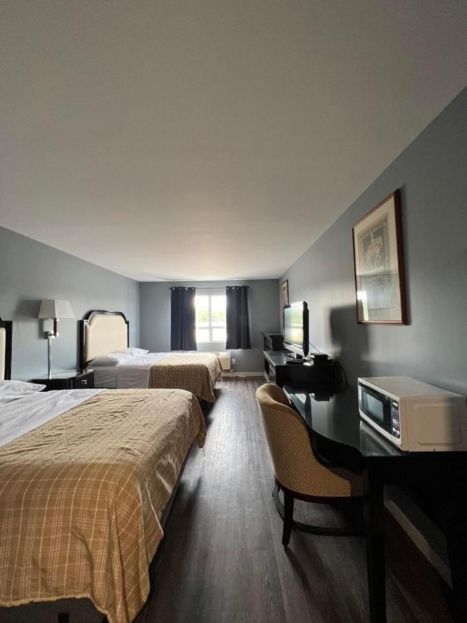Hwy 17 Hotel 와와 외부 사진