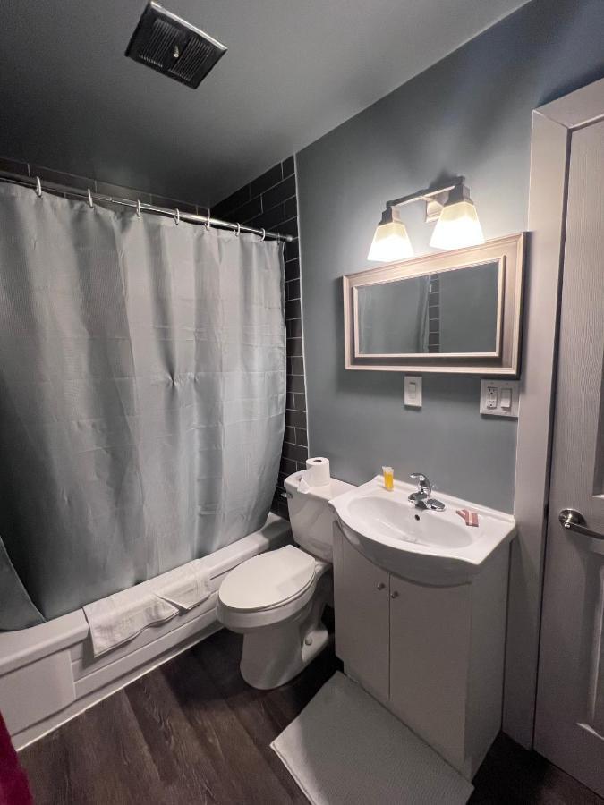 Hwy 17 Hotel 와와 외부 사진