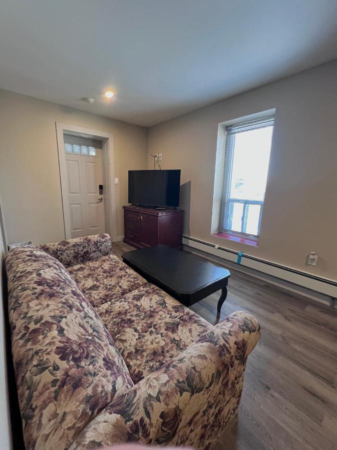 Hwy 17 Hotel 와와 외부 사진