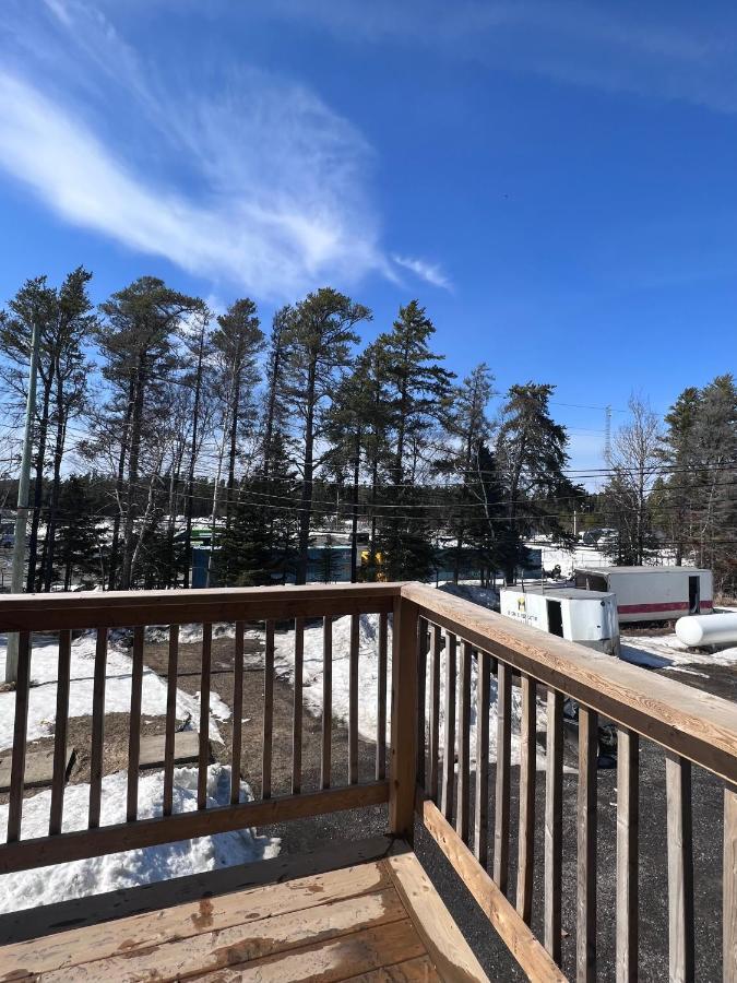 Hwy 17 Hotel 와와 외부 사진