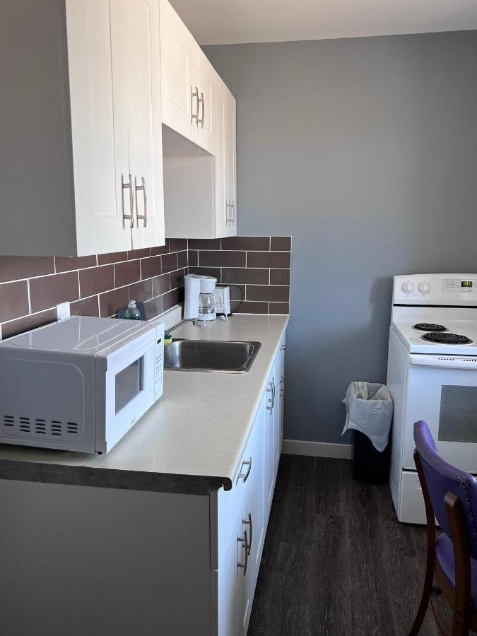 Hwy 17 Hotel 와와 외부 사진